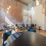 Riverfront Хостел *